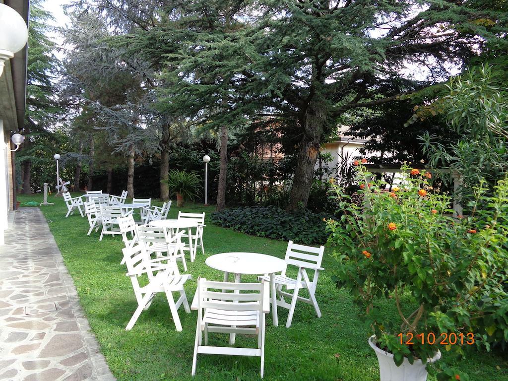 Park Hotel Castel San Pietro Terme Extérieur photo